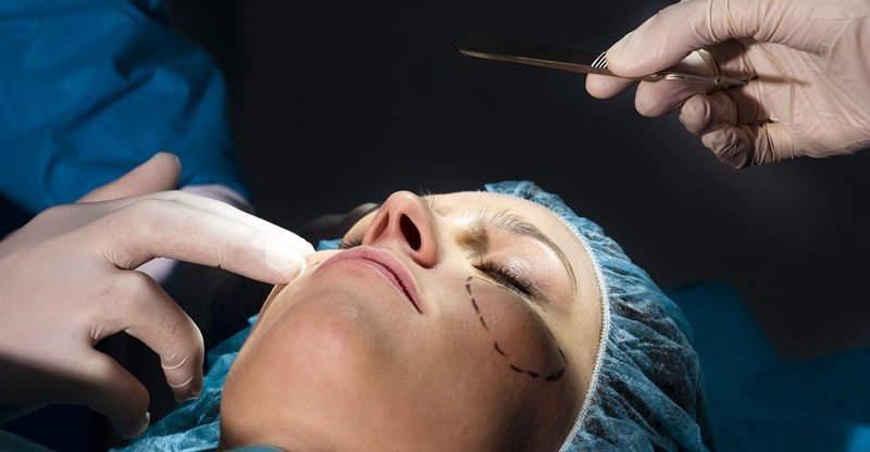 Issues to Think about When Selecting a Plastic Surgeon